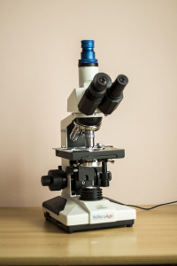 Dark-field mikroskop na kapičku krve